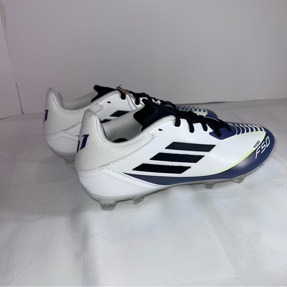 ***NWT***Adidas Men's Messi Soccer Cleats - Picture 7 of 11